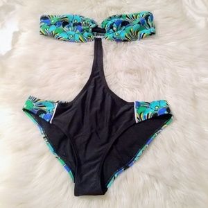 No boundaries sz 7/9 sexy one piece bikini
